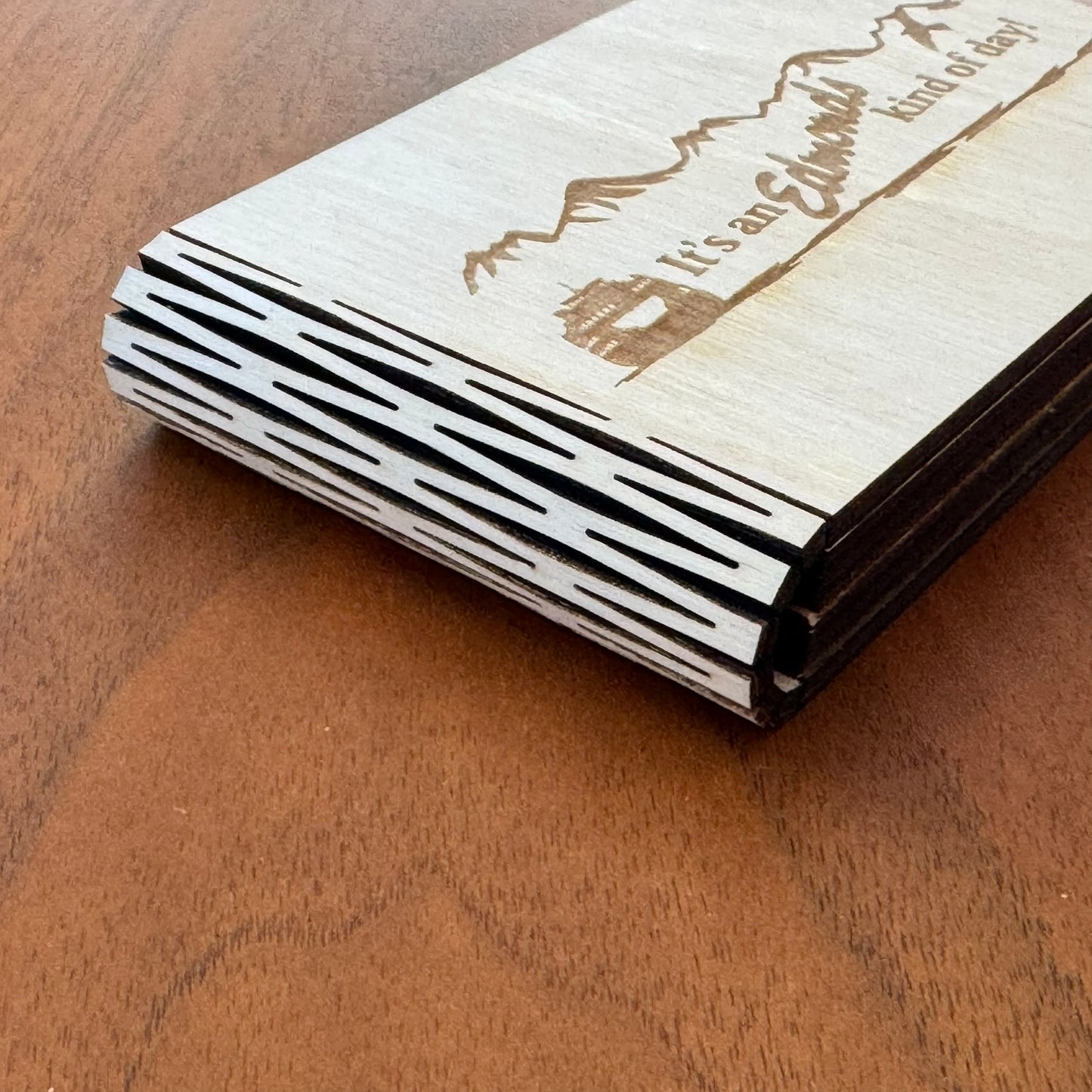 University of Washington Travel Cribbage Board – Laser Engraved Sports Gift